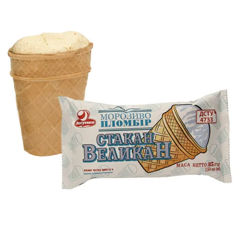 Plombir Eiscreme mit Vanillegeschmack, mit kakaohaltiger Fettglasur im flachen Waffelbecher