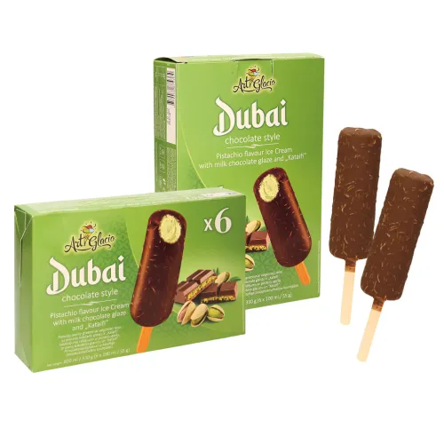 Dubai style Pistazien-Eiscreme mit Kataifi- knusprigen Teigfäden in kakaohaltiger  Fettglasur, am Stiel