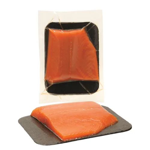 IKROFF Lachsforellenfilet mit Haut, fein gesalzen, über Buchenrauch mild geräuchert. Mit Stehgräten.