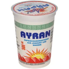 Erfrischungsgetränk aus Joghurt und Wass.. Erfrischungsgetränk aus Joghurt und Wass..