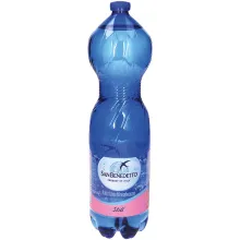 Natürliches Mineralwasser ohne Kohlensäu.. Natürliches Mineralwasser ohne Kohlensäu..