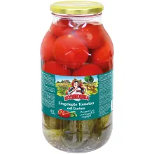 Eingelegte Tomaten mit Gurken
