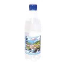 Mineralwasser mit Kohlensäure Mineralwasser mit Kohlensäure