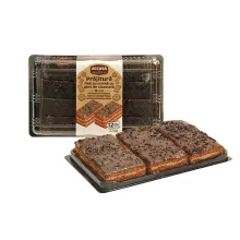 Biskuittörtchen mit 40% Kakaocreme, deko.. Biskuittörtchen mit 40% Kakaocreme, deko..