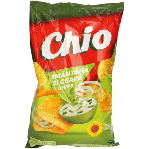 Картофельные чипсы со вкусом сметаны и лука.