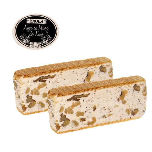 Nuga cu nucaWeißer Nugat mit Walnüssen und Waffeln.