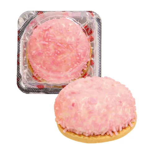 Eti Puf capsuni Keks mit Schaumzuckermasse (44,5%) und Streuseln mit Erdbeergeschmack (23,5%).