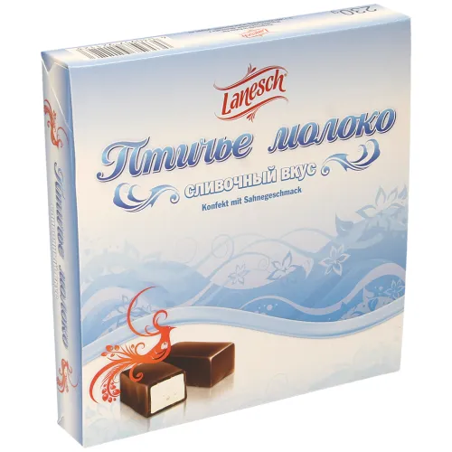 Konfekt aus Schaumzuckerware Ptitschje Moloko mit Sahnegeschmack umhüllt von Schokolade