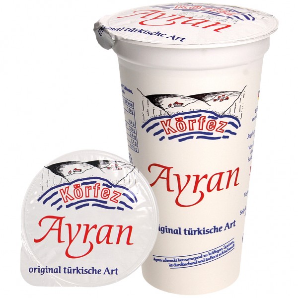 Erfrischungsgetränk aus Joghurt und Wasser "Ayran"